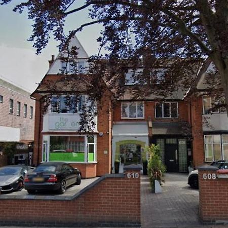 Apartamento Peaceful Studio-Flat With Driveway In Golders Green Londres Exterior foto