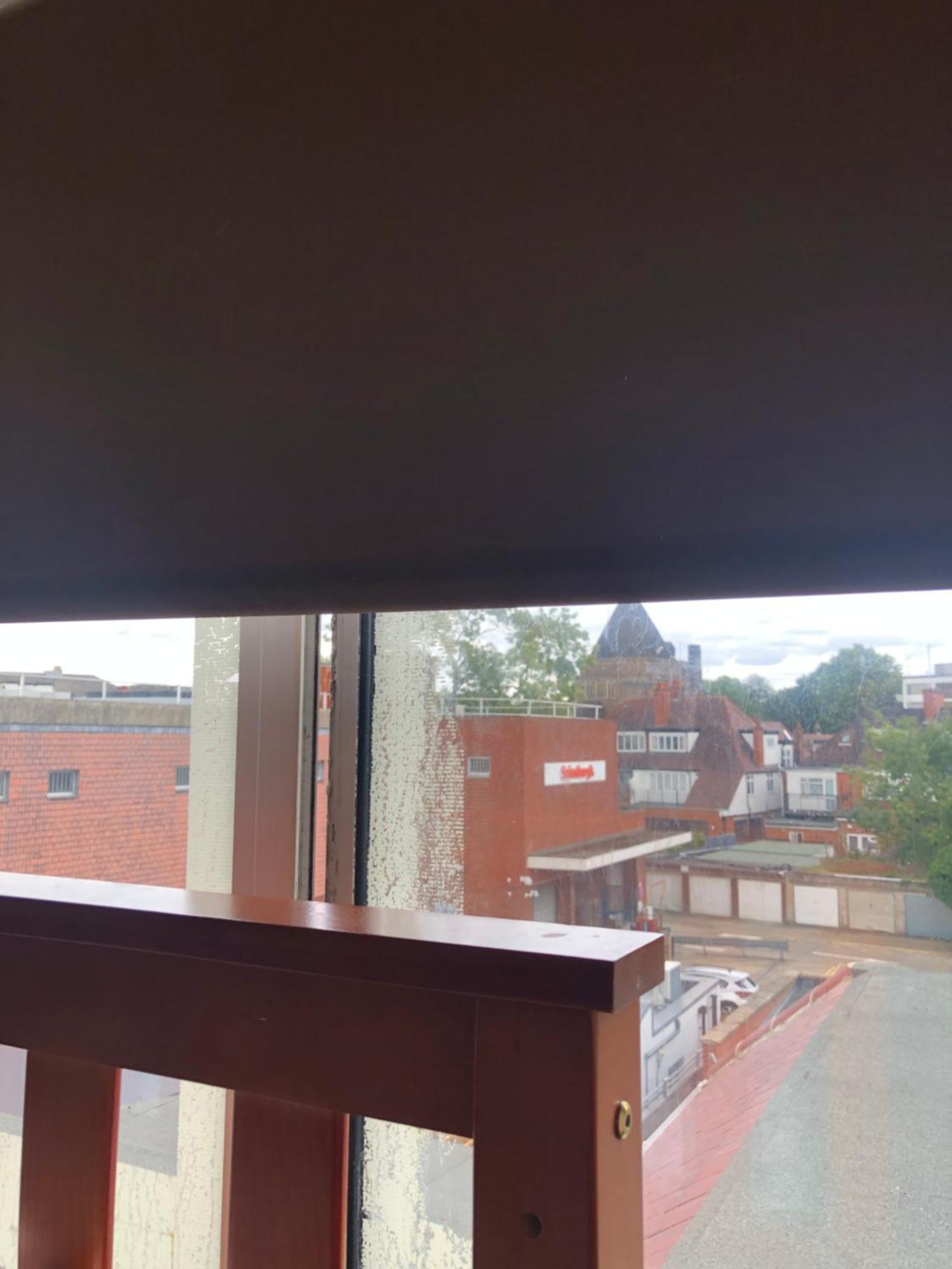 Apartamento Peaceful Studio-Flat With Driveway In Golders Green Londres Exterior foto