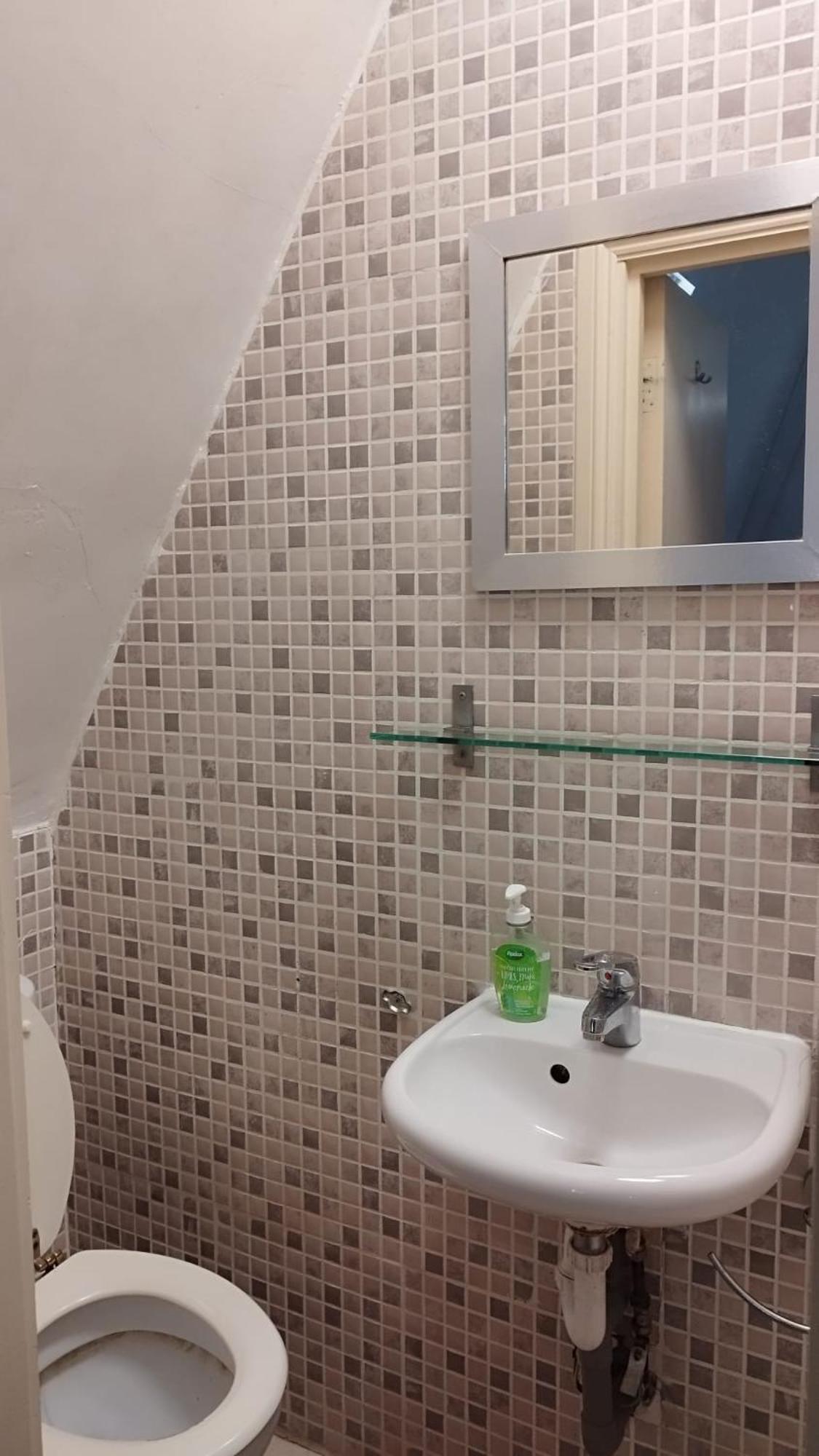 Apartamento Peaceful Studio-Flat With Driveway In Golders Green Londres Exterior foto